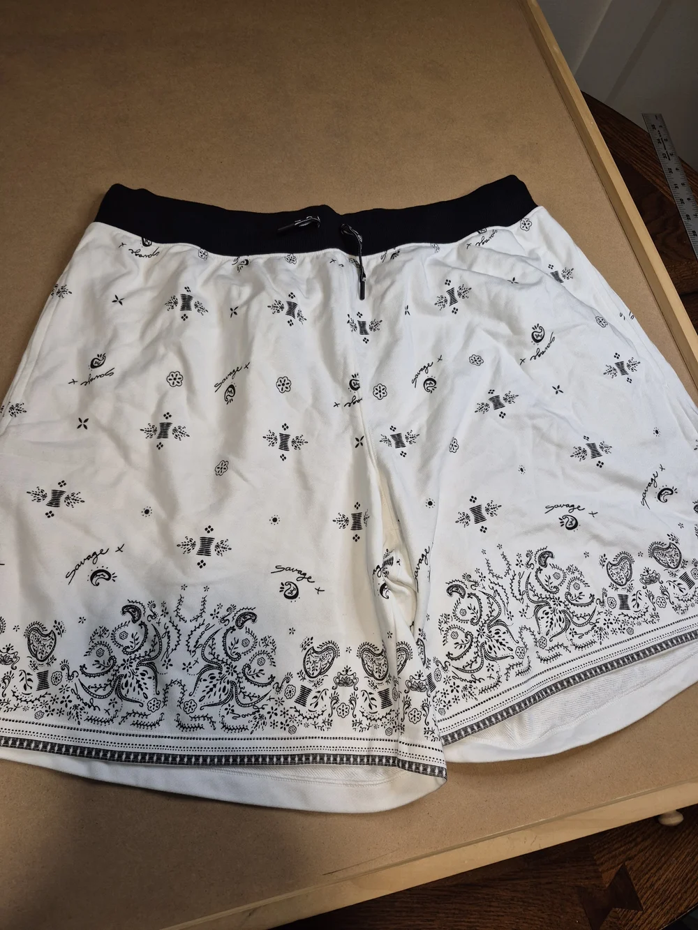 Savage X Fenty White Bandana-Print Athletic Shorts with Black Waistband 4547
